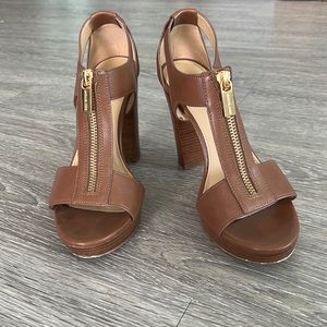 Michael Kors Berkley T-Strap Platform Sandal Heels Cognac Brown
